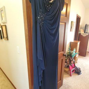 Cameron Blake formal gown. Navy blue. Size 16